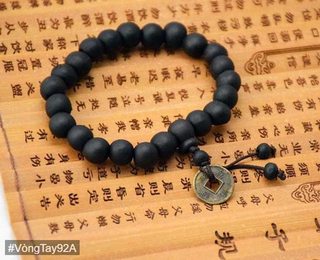 Đếm số hạt vòng đeo tay để biết được vận may theo phong thủy